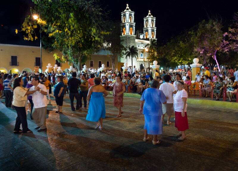 Plaza de armas & San Servacio